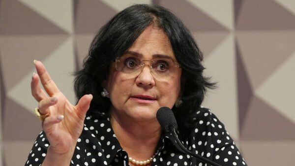 A senadora Damares Alves (Republicanos-DF) durante discussões parlamentares - Sputnik Brasil