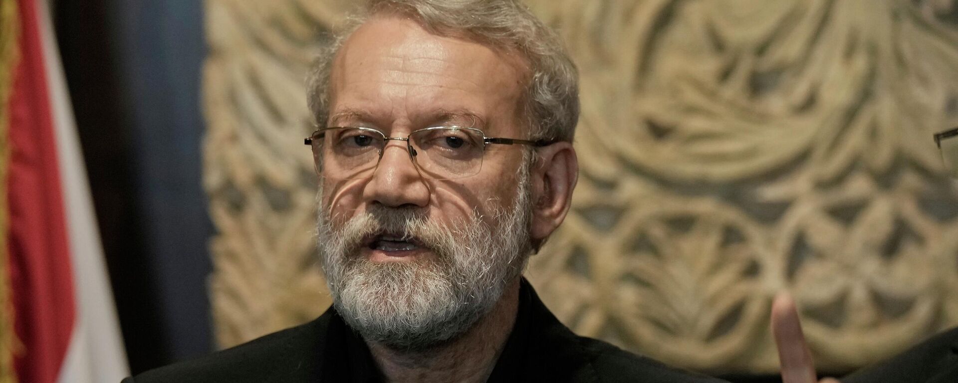 O secretário do Conselho Supremo de Segurança Nacional do Irã, Ali Larijani, durante coletiva de imprensa, em agosto de 2025 O secretário do Conselho Supremo de Segurança Nacional do Irã, Ali Larijani, durante coletiva de imprensa, em agosto de 2025 - Sputnik Brasil, 1920, 12.03.2026