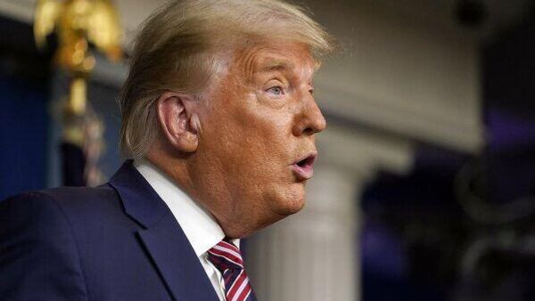 Trump anuncia tarifas sobre vários países europeus 'a serem pagas até que seja alcançado um acordo para a compra completa e total da Groenlândia' - Sputnik Brasil