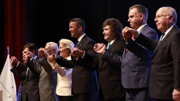 Sem Lula na foto os Líderes da UE e do Mercosul assinam acordo e criam maior área de livre comércio do mundo. - Sputnik Brasil