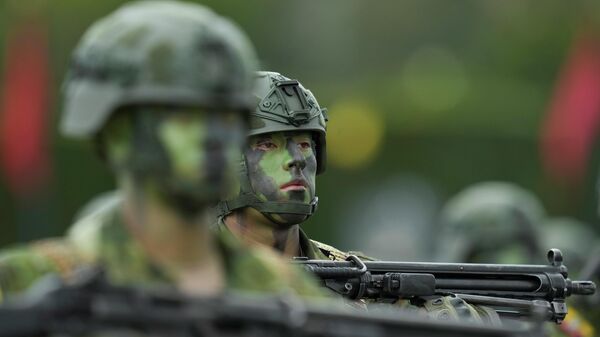 Soldados equatorianos participam de parada no Dia do Exército, em fevereiro de 2025 - Sputnik Brasil