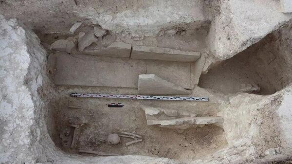 Desenterram na França necrópole com artefatos e indícios de ritos funerários - Sputnik Brasil