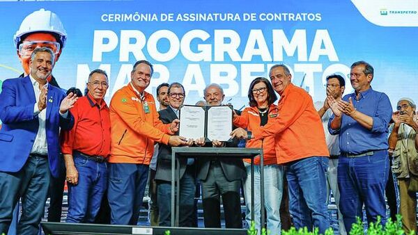 Cerimônia de Assinatura de Contratos para Construção de Navios Gaseiros, Empurradores e Barcaças - Sputnik Brasil