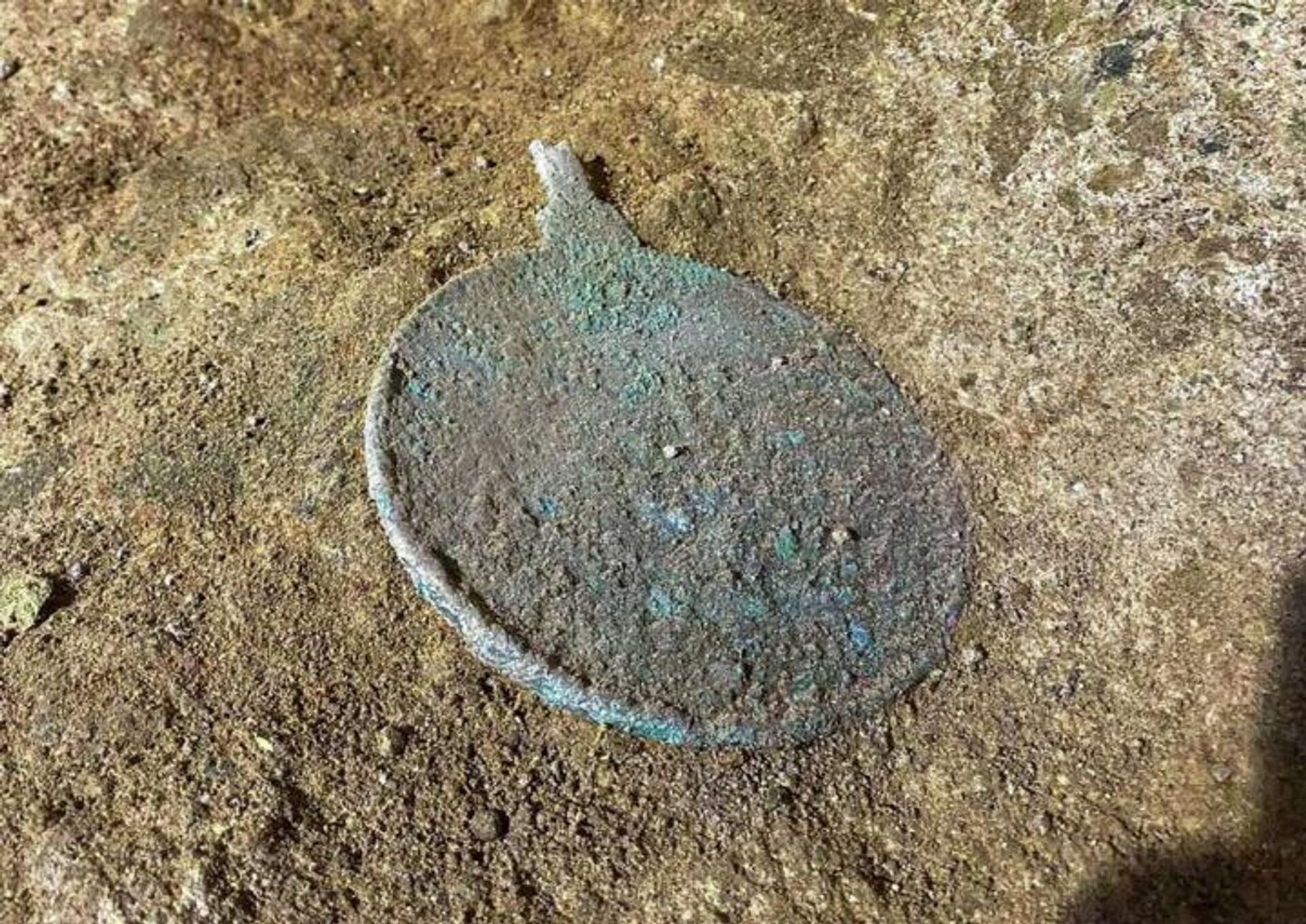 Espelho encontrado no túmulo em Roma - Sputnik Brasil, 1920, 22.01.2026