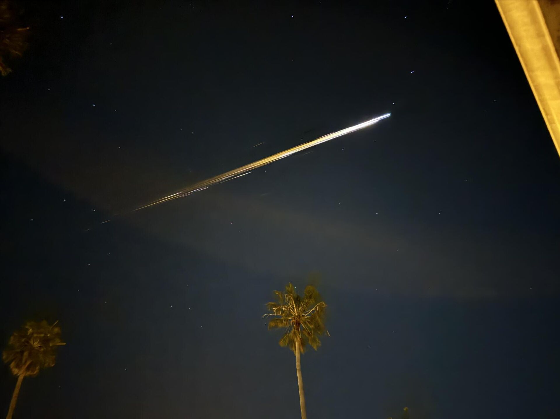 Entrada na atmosfera do módulo orbital Shenzhou-15