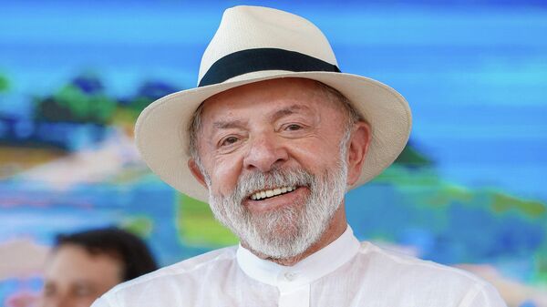 Presidente da República, Luiz Inácio Lula da Silva, durante cerimônia de entrega de Unidades Odontológicas Móveis (UOMs) e de ambulâncias do Serviço de Atendimento Móvel de Urgência (SAMU) ao Estado de Alagoas no âmbito do programa Agora Tem Especialistas, no Residencial Dr. Pedro Teixeira Duarte I e II. - Sputnik Brasil