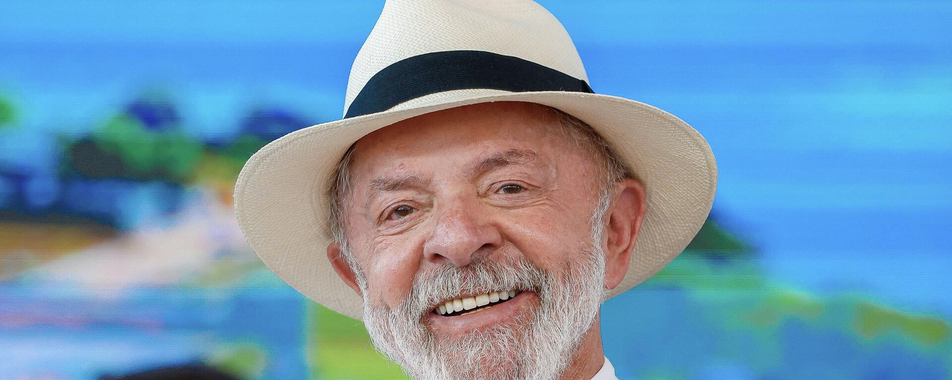Presidente da República, Luiz Inácio Lula da Silva, durante cerimônia de entrega de Unidades Odontológicas Móveis (UOMs) e de ambulâncias do Serviço de Atendimento Móvel de Urgência (SAMU) ao Estado de Alagoas no âmbito do programa Agora Tem Especialistas, no Residencial Dr. Pedro Teixeira Duarte I e II. - Sputnik Brasil, 1920, 23.01.2026
