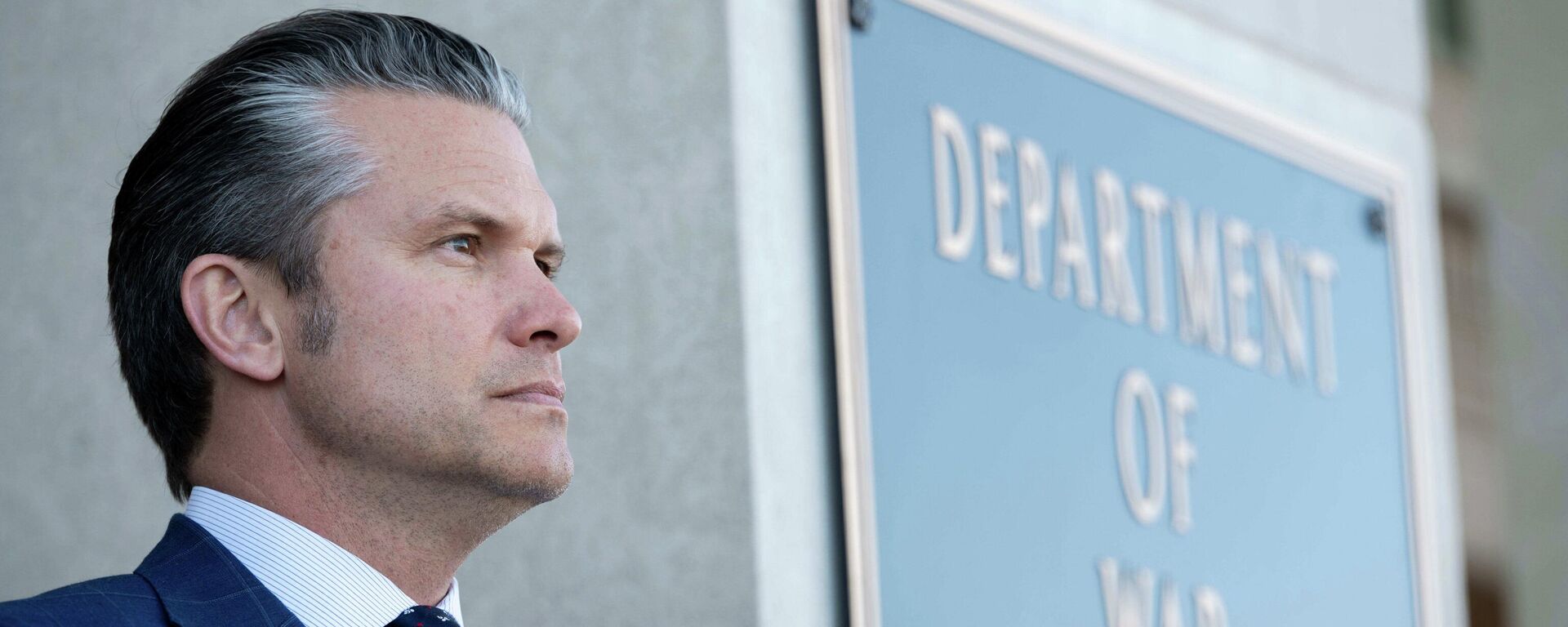 O secretário de Guerra dos Estados Unidos, Pete Hegseth, em encontro com aliados, em janeiro de 2026 - Sputnik Brasil, 1920, 18.06.2026