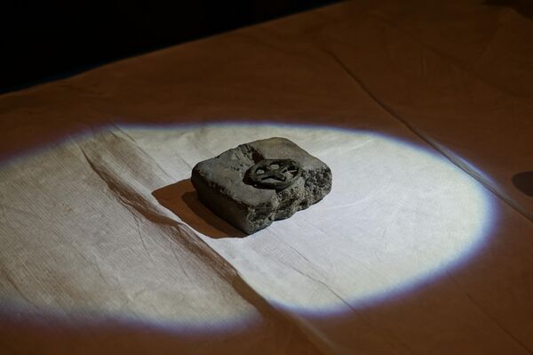 Uma cruz da roda datada do século X –XI descoberta na Alemanha - Sputnik Brasil