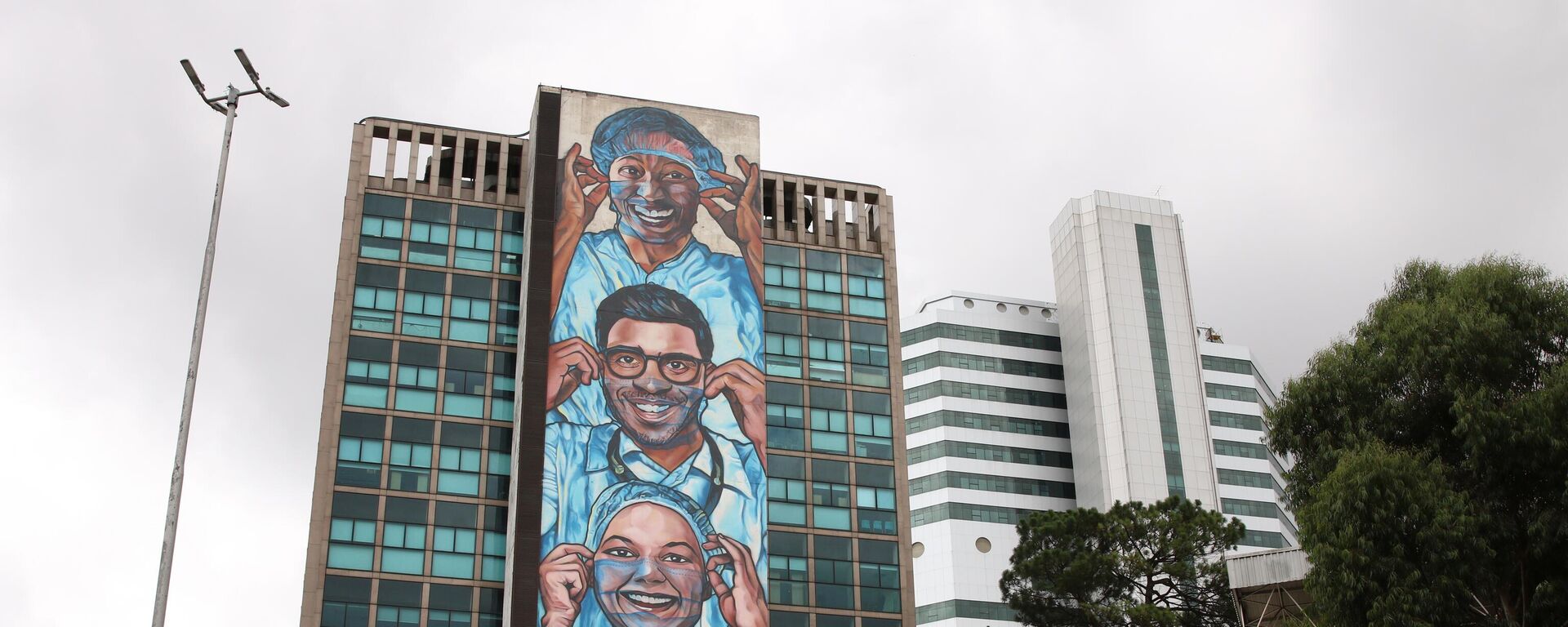 Mural do artista Alexandre Orion no prédio do Instituto do Coração - Incor, do Hospital das Clínicas da Faculdade de Medicina da USP. - Sputnik Brasil, 1920, 26.01.2026