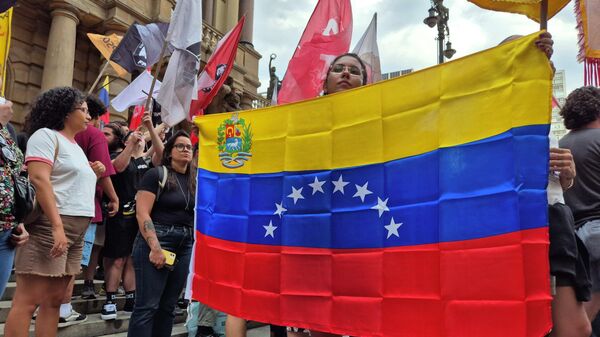 Manifestantes se reúnem em São Paulo para protestar contra o sequestro do presidente da Venezuela, Nicolás Maduro - Sputnik Brasil