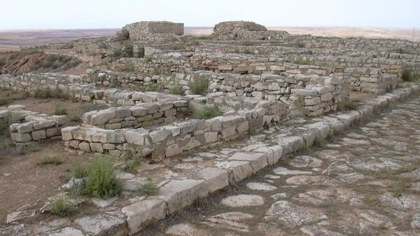 Vista da acrópole de Azaila com restos de torres, Espanha - Sputnik Brasil