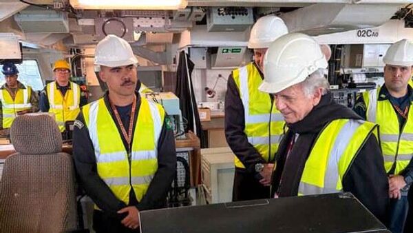 Ministro da Defesa, José Múcio, visita novo navio da Marinha e ressalta ganho operacional para o Brasil. 3 de fevereiro de 2026.
 - Sputnik Brasil