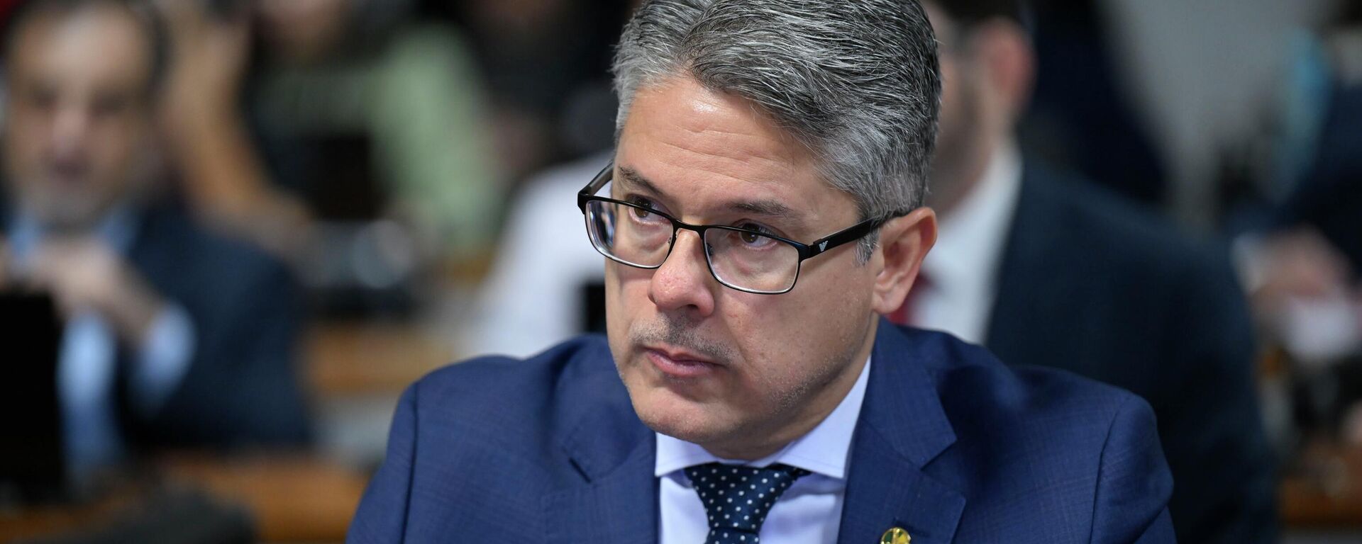 À bancada, senador Alessandro Vieira (MDB-SE) em reunião para a instalação do Grupo de Trabalho de Acompanhamento das investigações relacionadas aos fatos e condutas atribuídas ao Banco Master - Sputnik Brasil, 1920, 04.02.2026