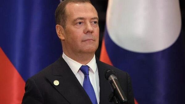 Medvedev: operação militar especial da Rússia não é uma guerra colonial, mas um ato de autodefesa - Sputnik Brasil