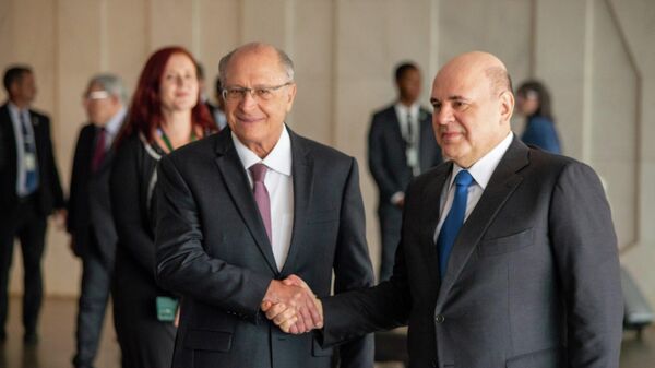 Premiê russo chega ao Itamaraty para reunião bilateral Brasil-Rússia - Sputnik Brasil