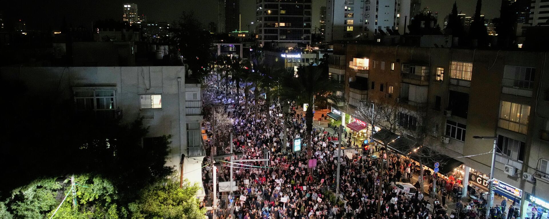 Cidadãos palestinos de Israel participam de um protesto exigindo maior segurança em meio ao aumento da criminalidade em suas comunidades, em Tel Aviv. Israel, 31 de janeiro de 2026 - Sputnik Brasil, 1920, 07.02.2026