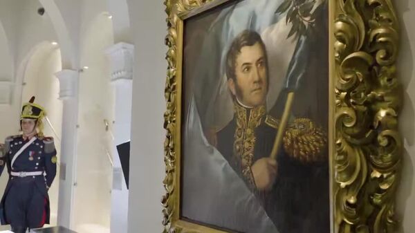 Sabre curvo de José San Martín vai ficar sob custódia militar argentina - Sputnik Brasil