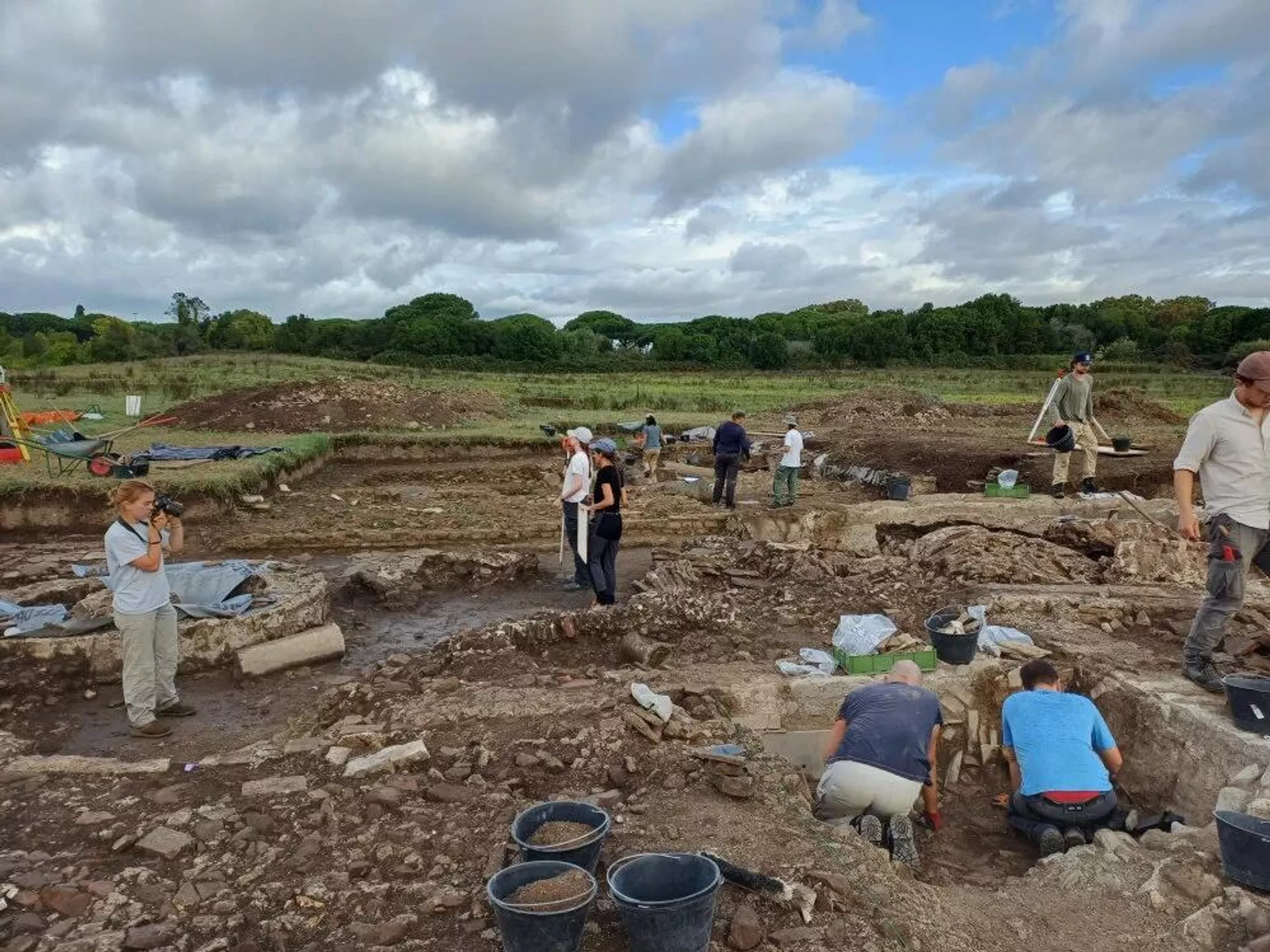 O local de escavação. O local de escavação. - Sputnik Brasil, 1920, 10.02.2026