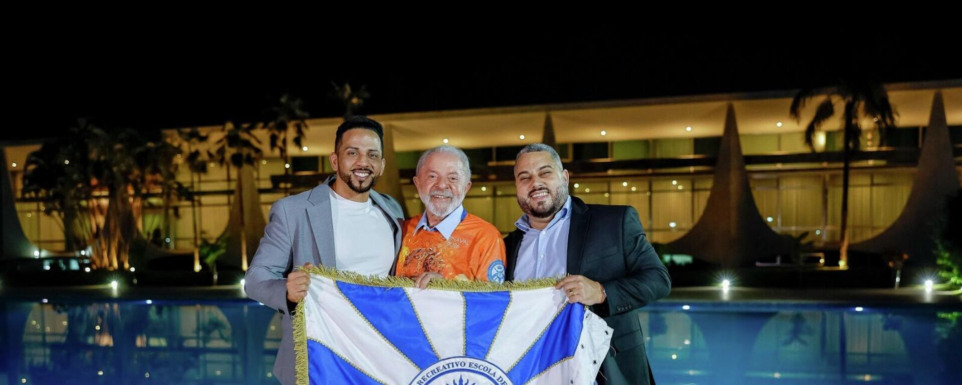 Estreante Acadêmicos de Niterói homenageia presidente Luiz Inácio Lula da Silva no carnaval 2026 na Sapucaí - Sputnik Brasil, 1920, 10.02.2026
