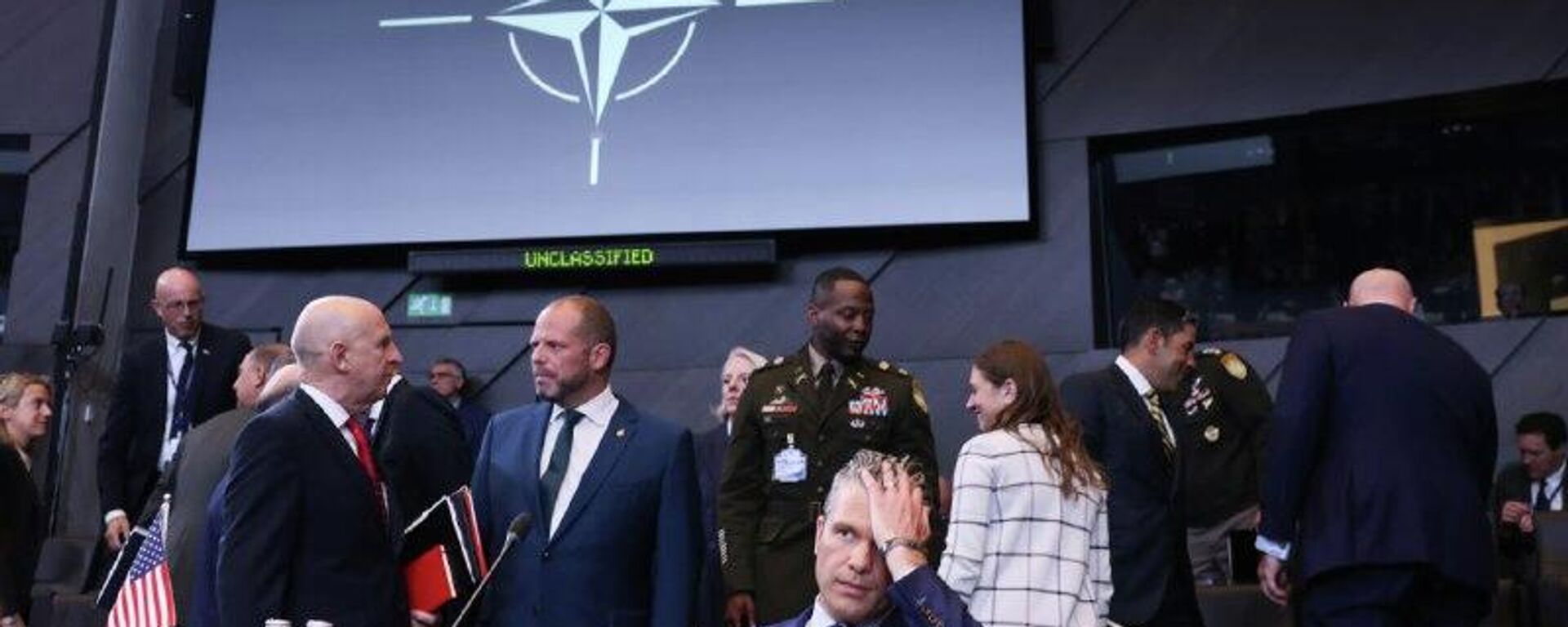 Aliados da OTAN perdem confiança nos EUA, aponta pesquisa Aliados da OTAN perdem confiança nos EUA, aponta pesquisa - Sputnik Brasil, 1920, 12.02.2026