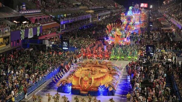 Reunindo 65 milhões de foliões nas ruas: veja a transmissão ao vivo da Sputnik Brasil do Сarnaval - Sputnik Brasil