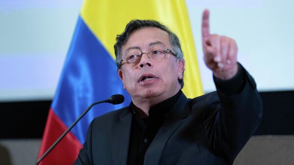 O presidente da Colômbia, Gustavo Petro, durante coletiva de imprensa, em fevereiro de 2026 - Sputnik Brasil