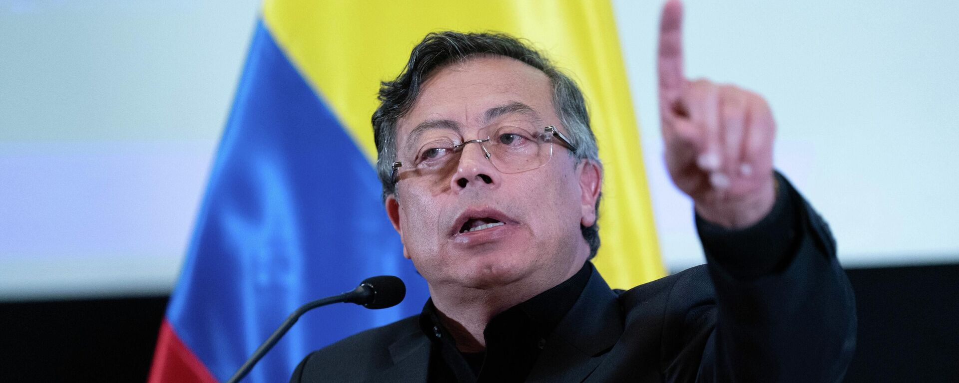 O presidente da Colômbia, Gustavo Petro, durante coletiva de imprensa, em fevereiro de 2026 - Sputnik Brasil, 1920, 03.03.2026