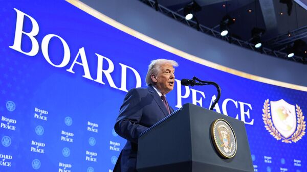 O presidente dos Estados Unidos, Donald Trump, durante apresentação do Conselho de Paz, em Davos, na Suíça - Sputnik Brasil