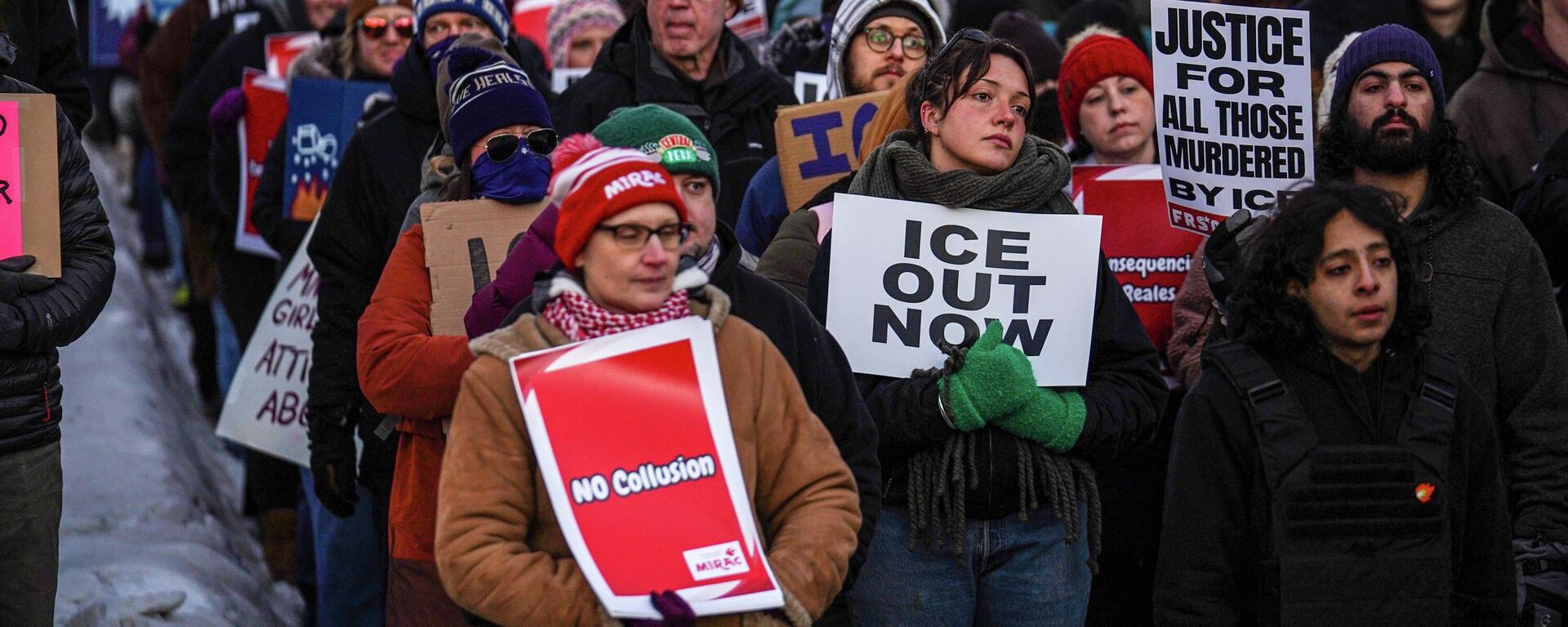 Manifestantes protestam contra a presença do ICE em Minnesota, em fevereiro de 2026 - Sputnik Brasil, 1920, 16.02.2026