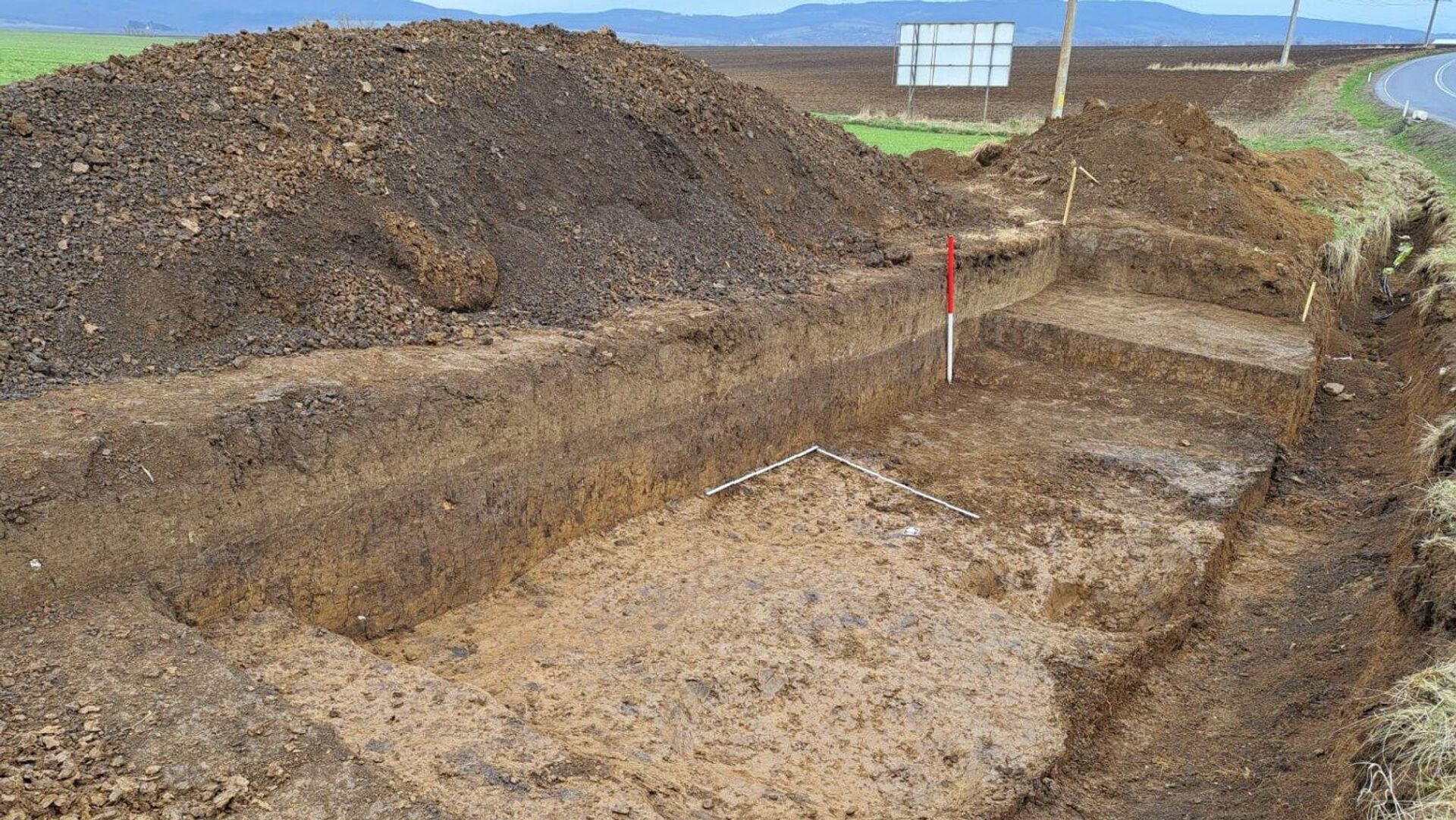 Uma estatueta de argila neolítica de 7.500 anos foi descoberta na Transilvânia Uma estatueta de argila neolítica de 7.500 anos foi descoberta na Transilvânia - Sputnik Brasil, 1920, 16.02.2026