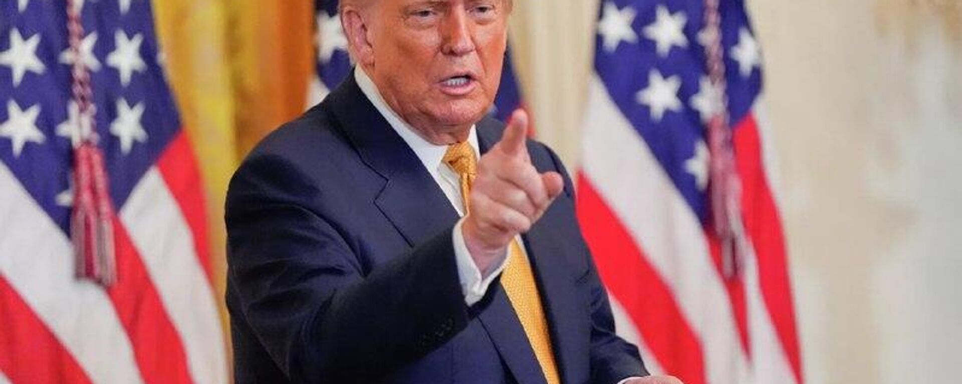 Para a Ucrânia é melhor que se sente à mesa das negociações rapidamente, aconselha Trump - Sputnik Brasil, 1920, 17.02.2026