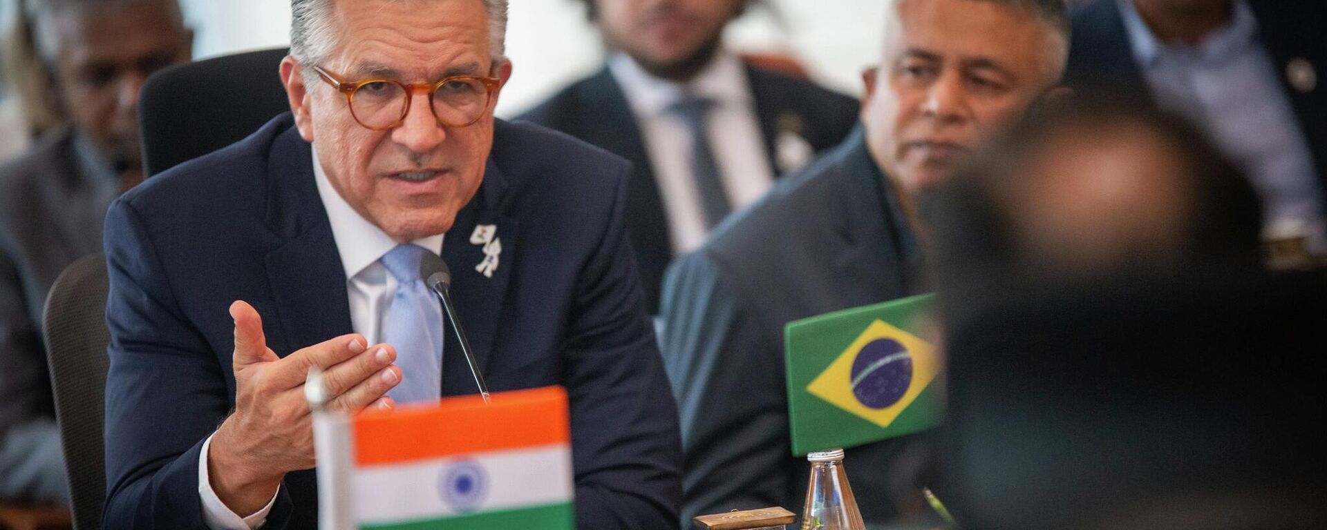 Ministro da Saúde, Alexandre Padilha, durante reunião com representantes do setor de medicamentos da Índia. 18 de fevereiro de 2026 - Sputnik Brasil, 1920, 18.02.2026