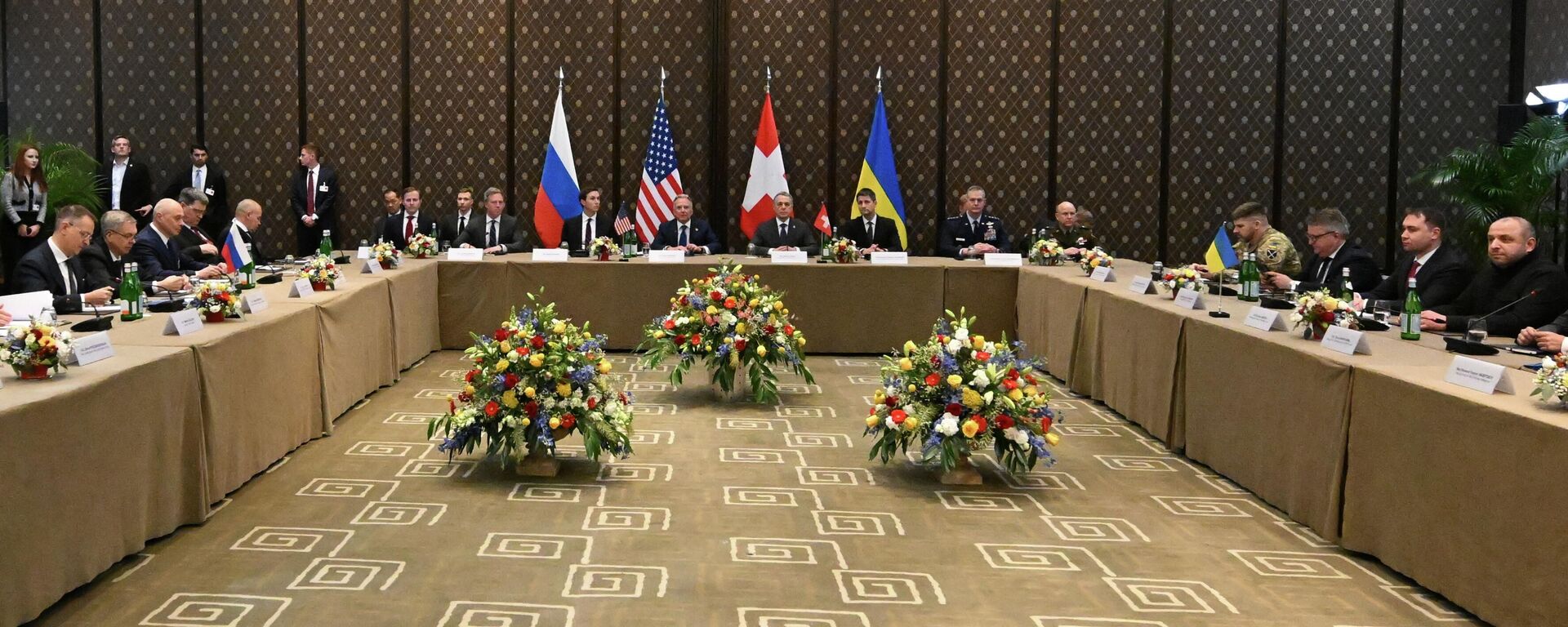 Participantes da reunião trilateral entre as delegações da Rússia, dos EUA e da Ucrânia em Genebra. - Sputnik Brasil, 1920, 19.02.2026