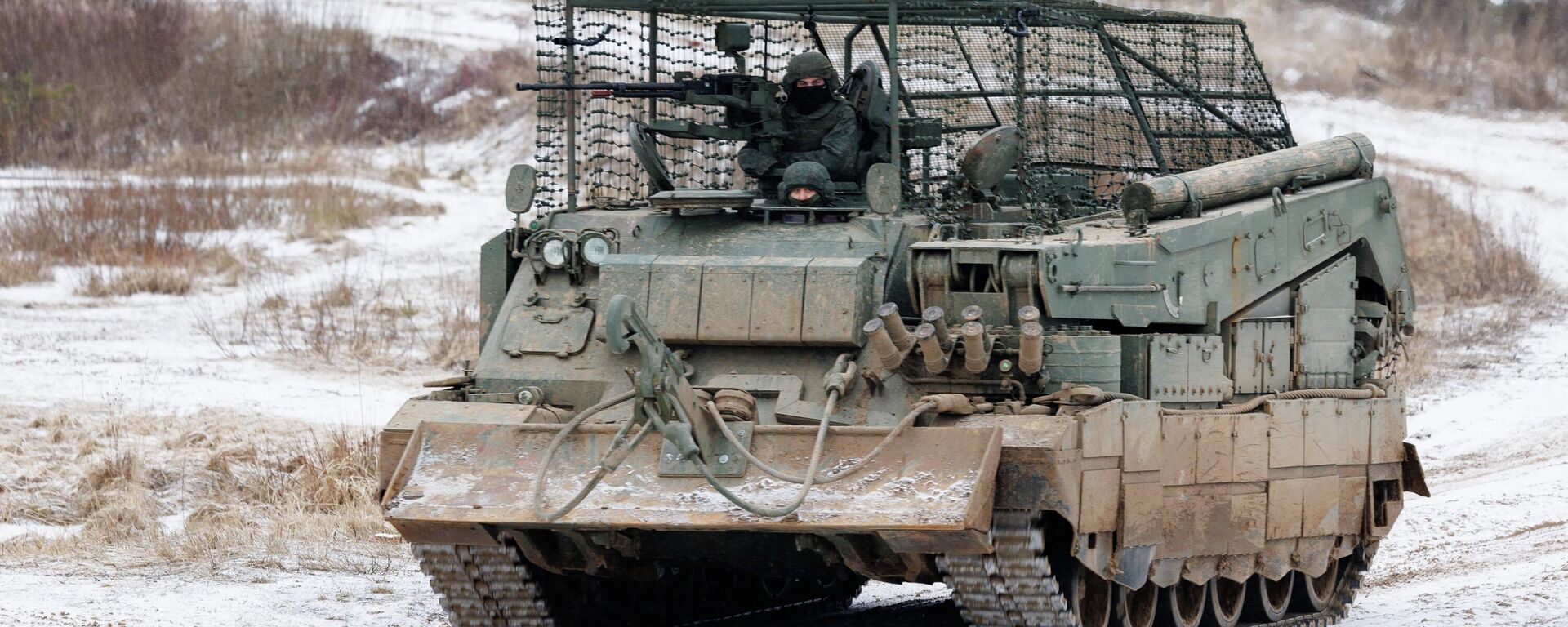 Veículo blindado de reparo e evacuação BREM-80 russo. - Sputnik Brasil, 1920, 20.02.2026