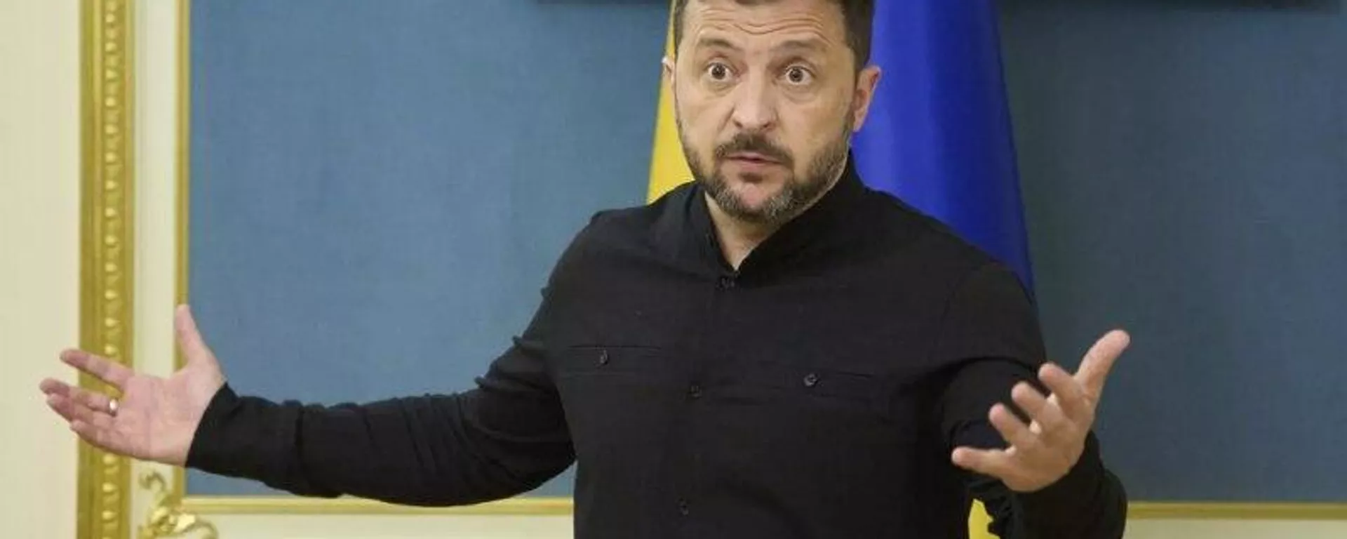 Zelensky faz reclamações a políticos da UE, sendo ele próprio um líder ilegítimo, aponta analista - Sputnik Brasil, 1920, 27.04.2026