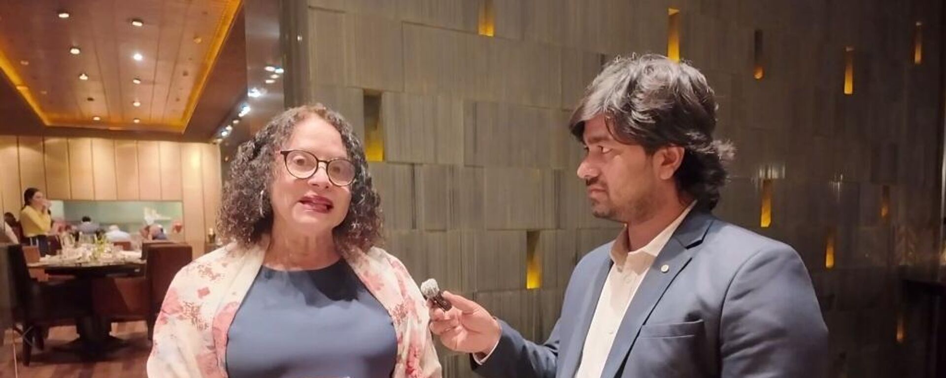 Ministra da Ciência, Tecnologia e Inovação, Luciana Santos, em entrevista à Sputnik Brasil, durante visita à Índia. 20 de fevereiro de 2026. - Sputnik Brasil, 1920, 21.02.2026