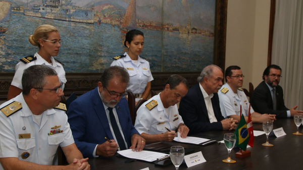 CEO Global da Taurus assina o Protocolo de Intenções. - Sputnik Brasil