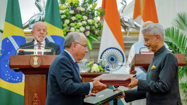 Cerimônia de troca de atos assinados - Sputnik Brasil