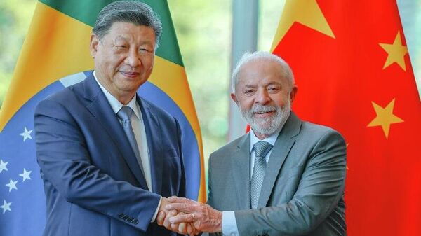 Brasil e China são os maiores beneficiários das novas tarifas globais dos EUA, calcula mídia - Sputnik Brasil