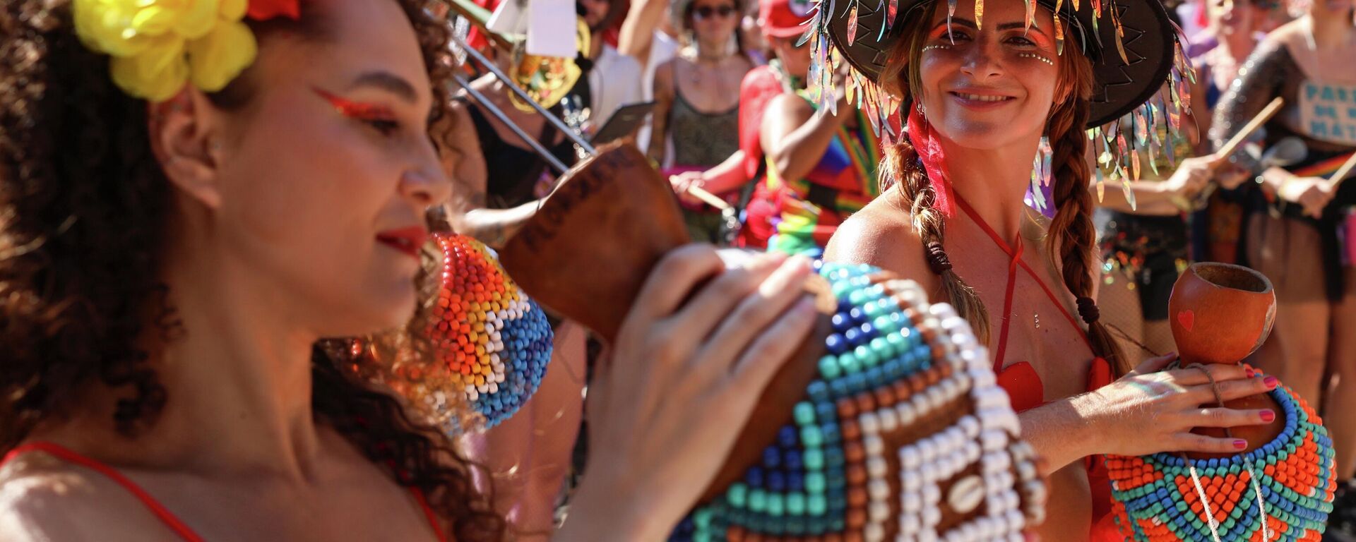 Bloco Mulheres Rodadas se apresenta no Largo do Machado, na zona sul do Rio de Janeiro, no Carnaval. Brasil, 18 de fevereiro de 2026 - Sputnik Brasil, 1920, 23.02.2026