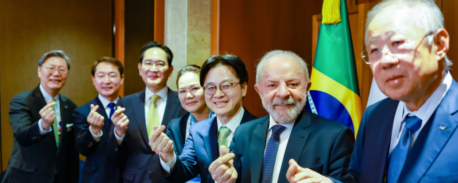 Presidente da República, Luiz Inácio Lula da Silva, durante audiência concedida a empresários sul-coreanos - Sputnik Brasil, 1920, 23.02.2026