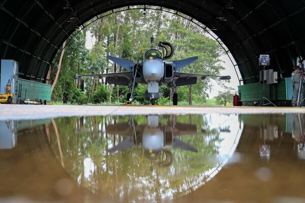 F-39 Gripen da FAB inicia Alerta de Defesa Aérea do Planalto Central a partir de Anápolis (GO) - Sputnik Brasil