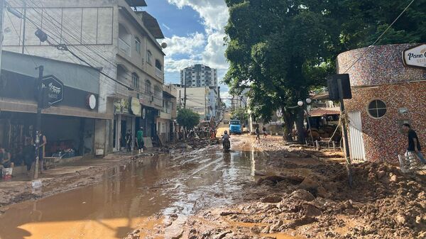 Centro da cidade de Ubá-MG, após enchente que deixou pelo menos 7 mortos. - Sputnik Brasil