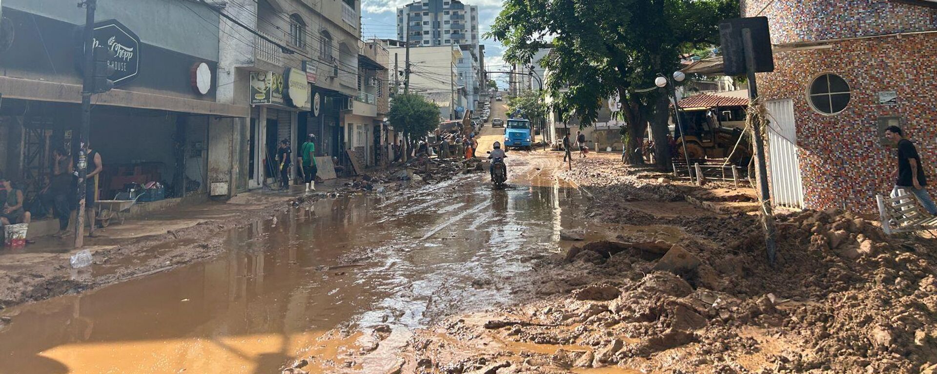 Centro da cidade de Ubá-MG, após enchente que deixou pelo menos 7 mortos. - Sputnik Brasil, 1920, 25.02.2026