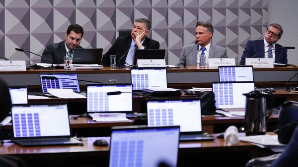 Reunião da Comissão Parlamentar Mista de Inquérito (CPMI) do INSS  para tomar depoimento do presidente da Amar Brasil Clube de Benefícios (ABCB), Américo Monte Júnior, Brasília, 4 de dezembro de 2025 - Sputnik Brasil