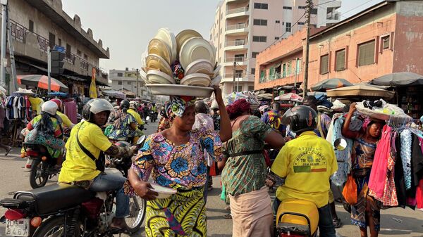 Um dia no cotidiano do mercado em Cotonou, Benin. - Sputnik Brasil
