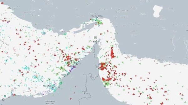 Maioria das embarcações não se arriscam a atravessar estreito de Ormuz, mostram imagens - Sputnik Brasil