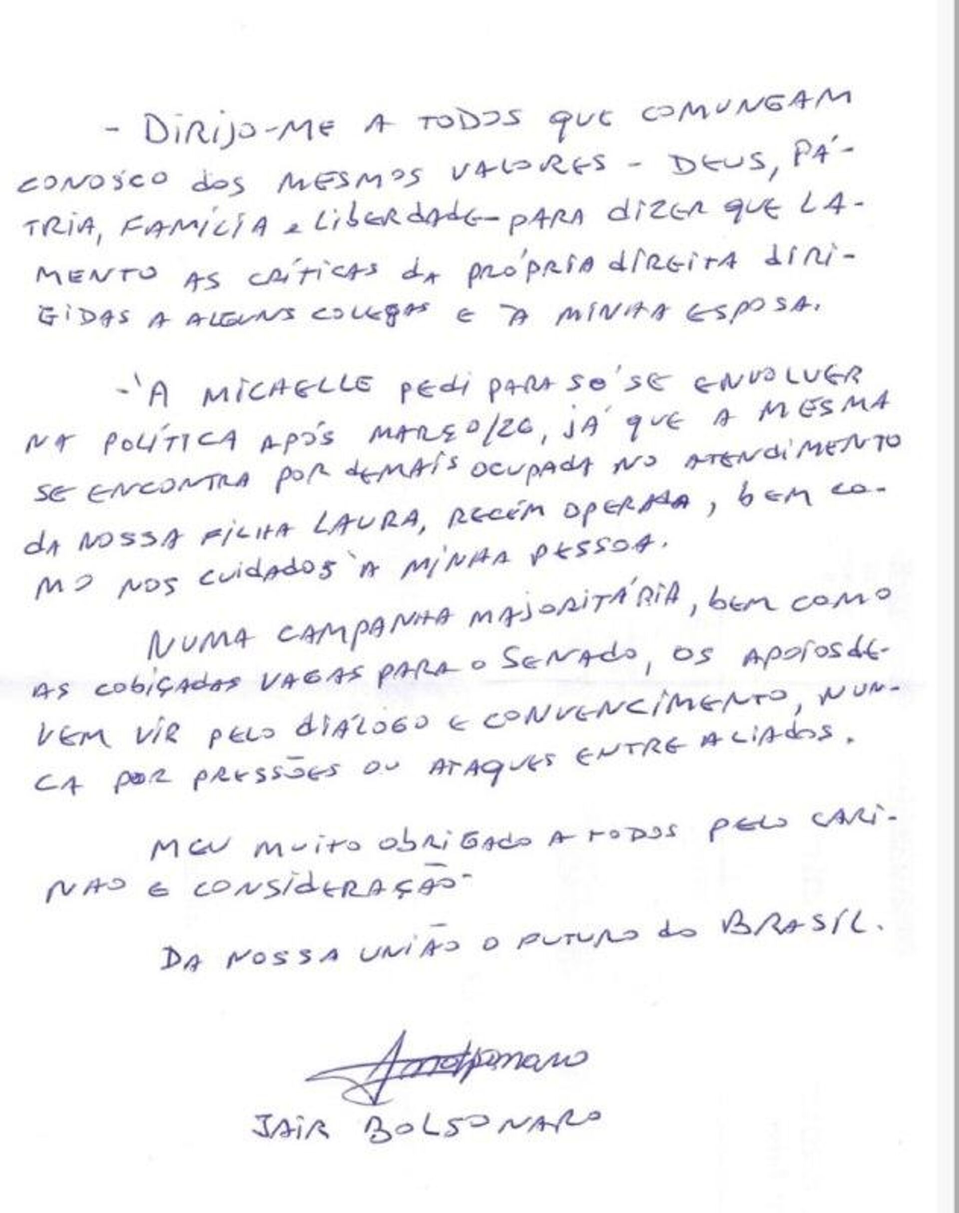 Mídia: Bolsonaro defende Michelle e critica ataques internos após disputa sobre apoio a Flávio