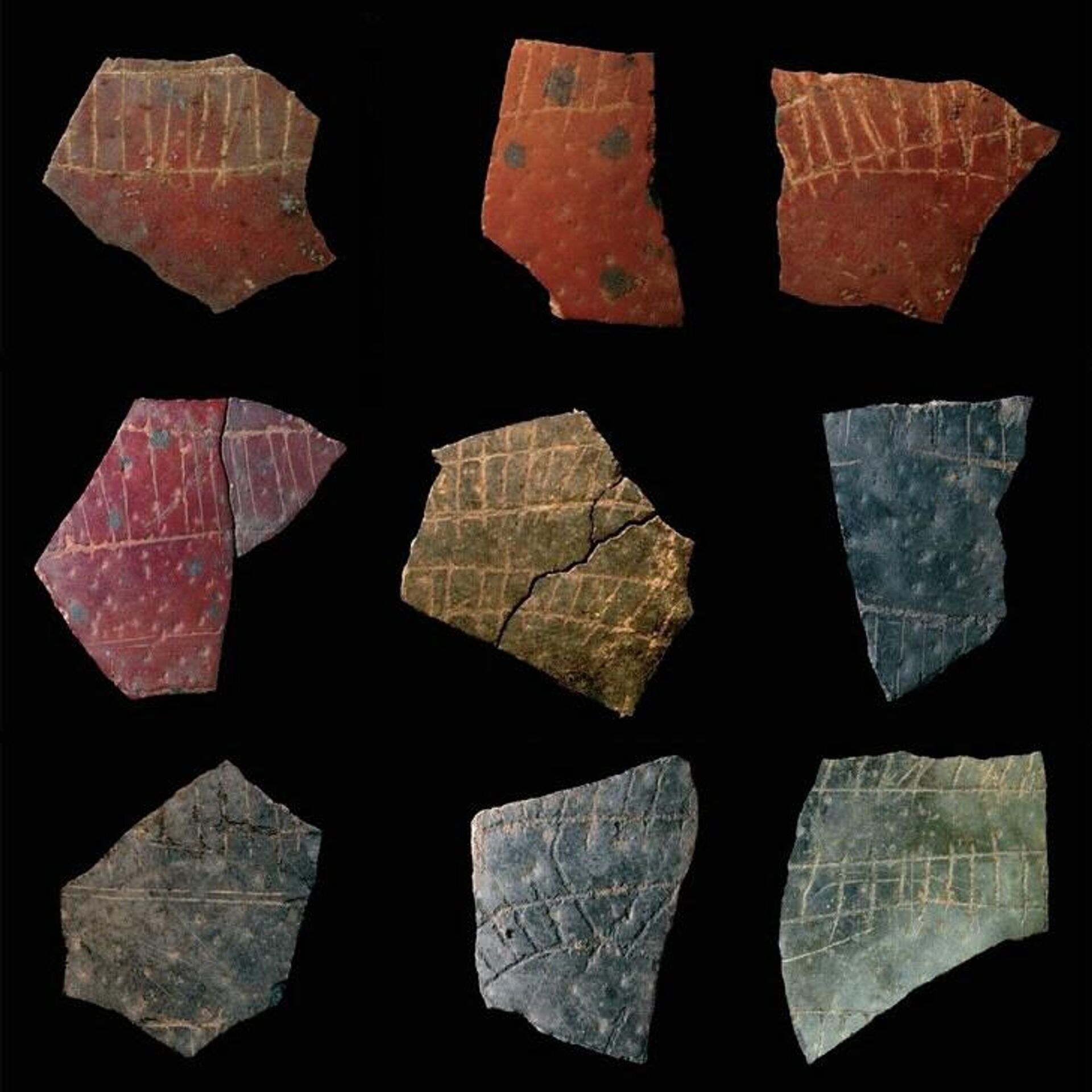 As primeiras geometrias da humanidade descobertas em cascas de ovos de avestruz com 60.000 anos. As primeiras geometrias da humanidade descobertas em cascas de ovos de avestruz com 60.000 anos.